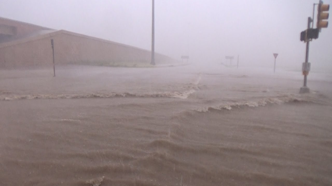 NWS: Laredo under flood advisory, flash flood warning